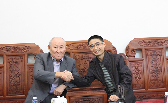 吉爾吉斯坦商務(wù)部長(zhǎng)Toychubekov參觀栢業(yè)